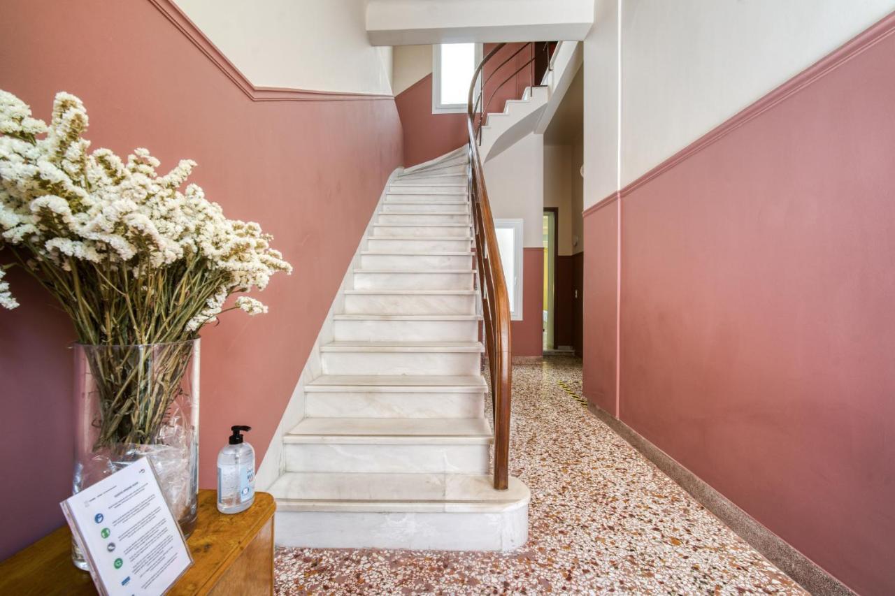 Keramos Athens Aparthotel Exteriör bild